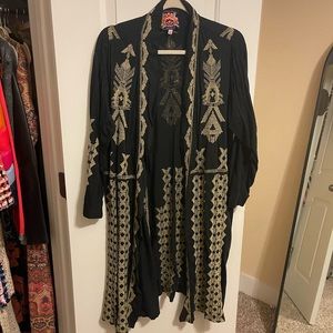 Johnny Was light weight embroidered sweater size Large